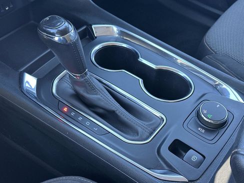 Certified 2020 Chevrolet Traverse LT image 32