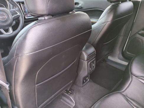 Used 2019 Jeep Compass Limited AWD/4WD image 18
