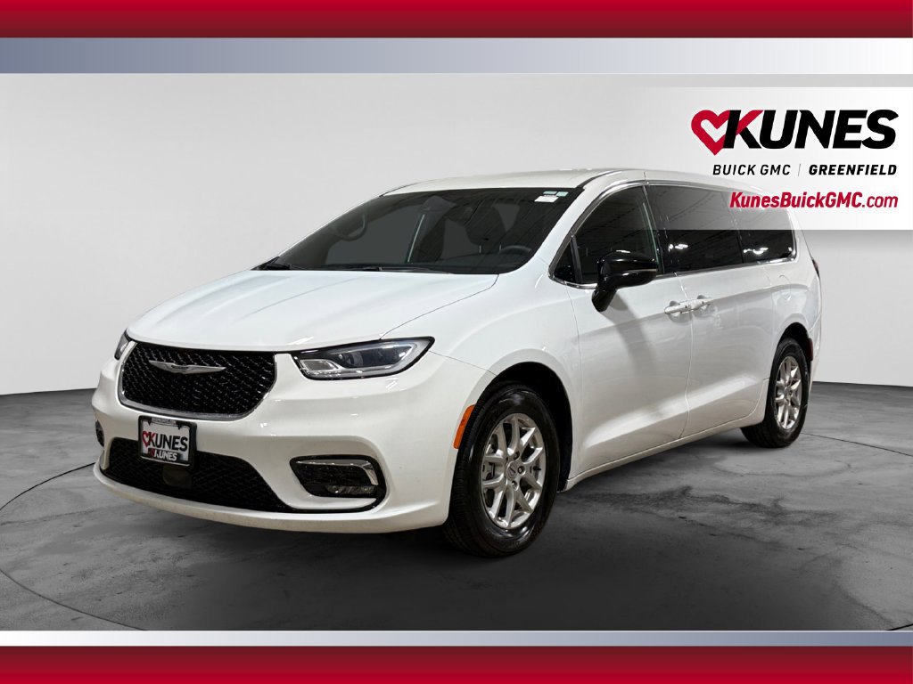Used 2025 Chrysler Pacifica Select FWD image 5