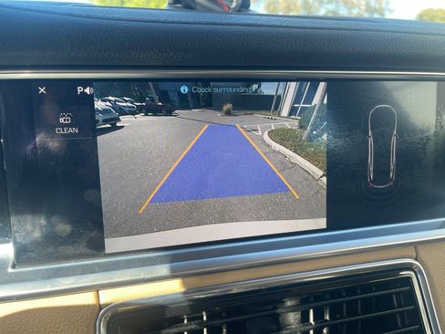 Used 2018 Porsche Panamera RWD image 19
