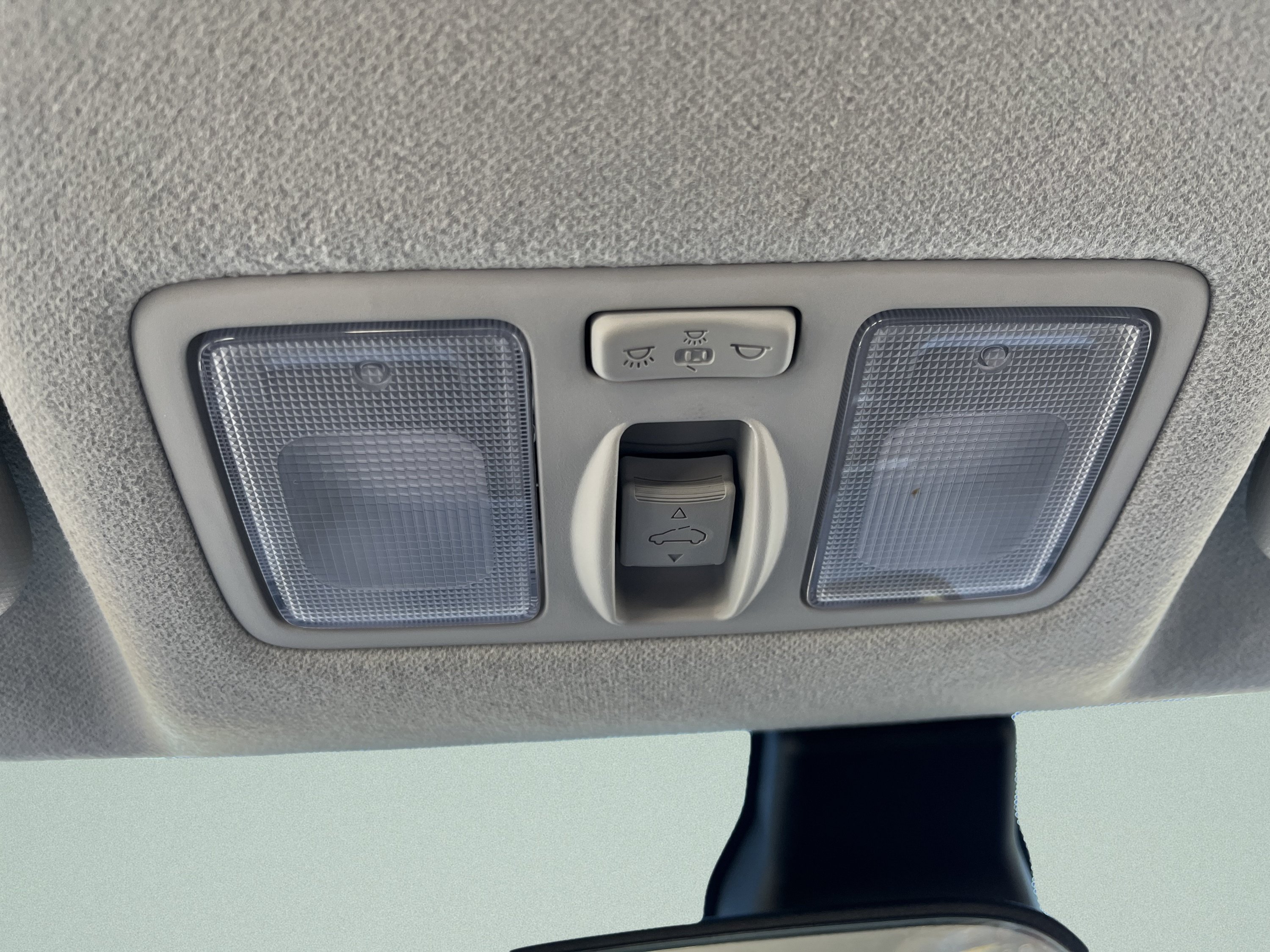 Used 2025 Hyundai Venue SEL FWD image 20