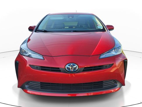 Used 2022 Toyota Prius LE FWD image 2