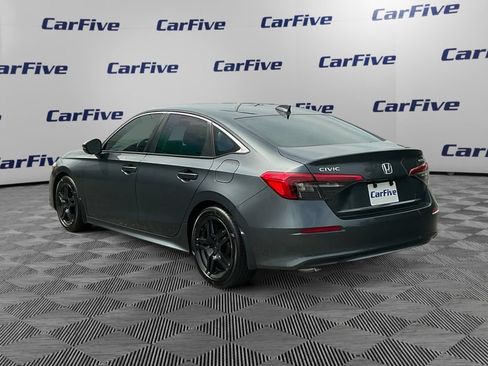 Used 2023 Honda Civic Touring image 3