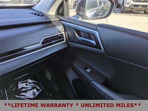 Used 2022 Mitsubishi Outlander SE image 19