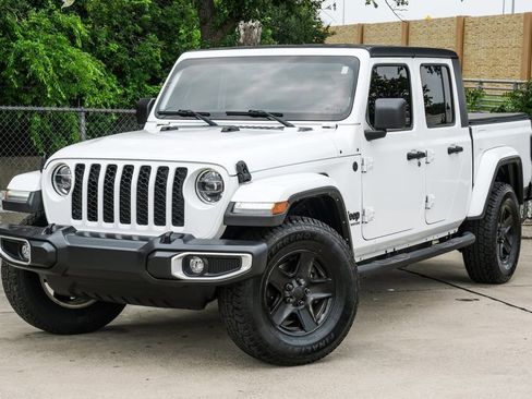 Used 2022 Jeep Gladiator Sport AWD/4WD image 11