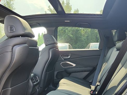 New 2026 Acura RDX SH-AWD image 10