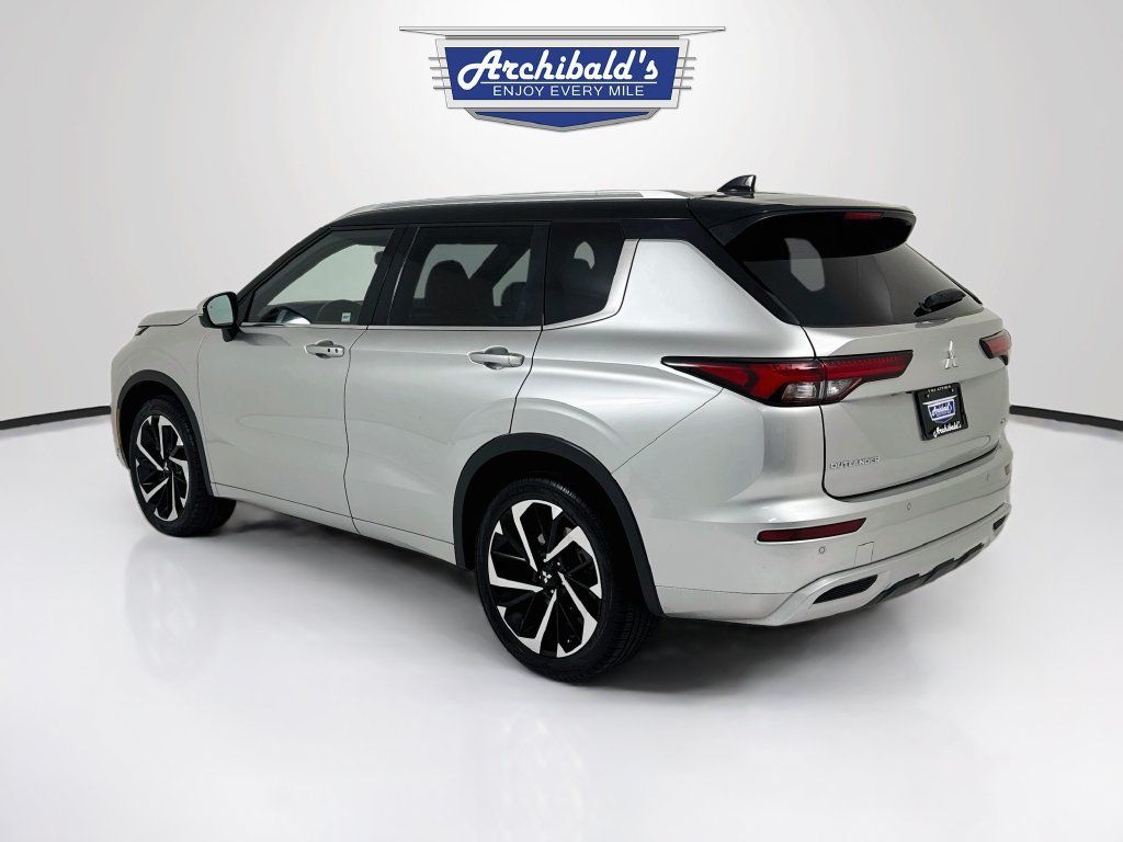 Used 2023 Mitsubishi Outlander SEL FWD image 6