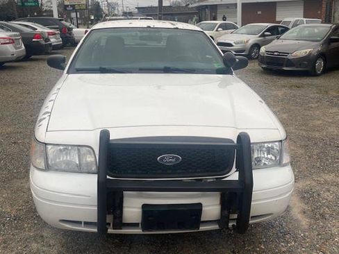 Used 2008 Ford Crown Victoria Police Interceptor image 3