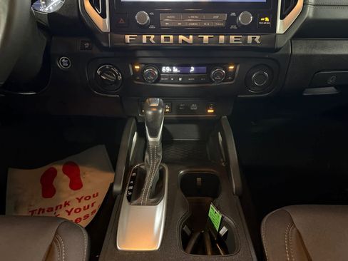 Used 2025 Nissan Frontier SV w/ SV Convenience Package image 15