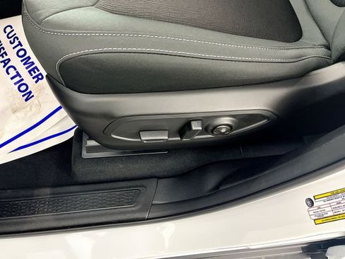 New 2025 Jeep Grand Cherokee Laredo image 12