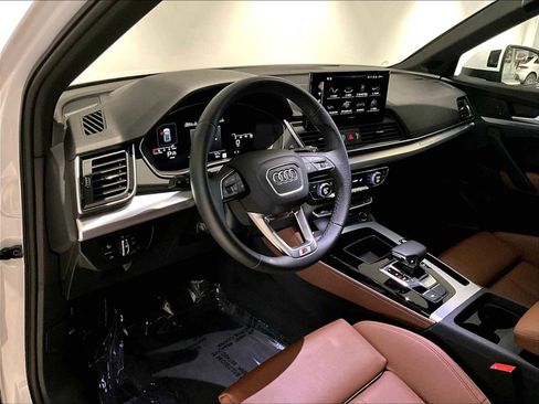 Used 2024 Audi Q5 2.0T Premium Plus w/ Premium Plus Package image 7