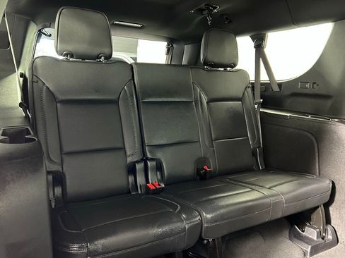 Used 2025 GMC Yukon XL Denali w/ Sun & Power Step Package image 14