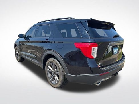 Used 2021 Ford Explorer XLT w/ Equipment Group 202A AWD/4WD image 6