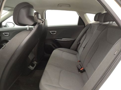 Used 2025 Kia K4 FWD image 18