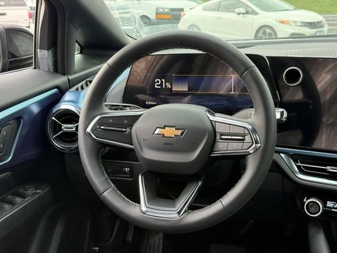 New 2026 Chevrolet Equinox EV LT image 8