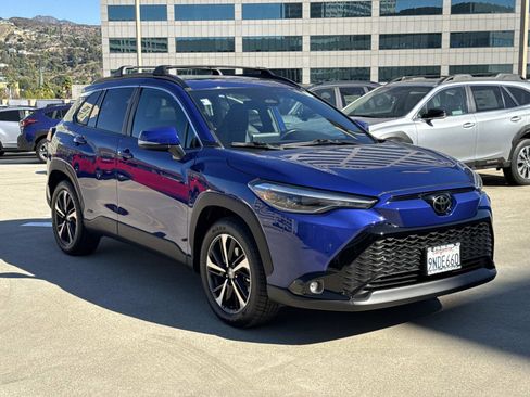 Used 2024 Toyota Corolla Cross Hybrid XSE 4WD (Natl) AWD image 3