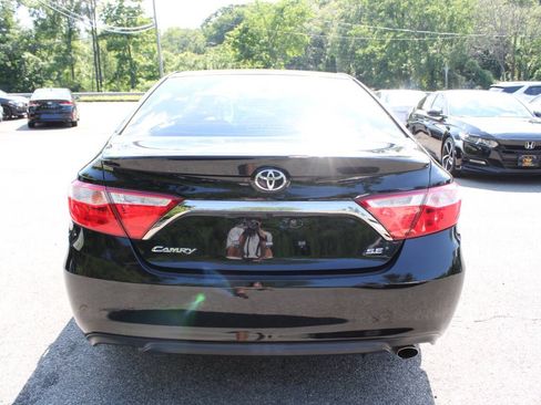 Used 2015 Toyota Camry SE FWD image 9