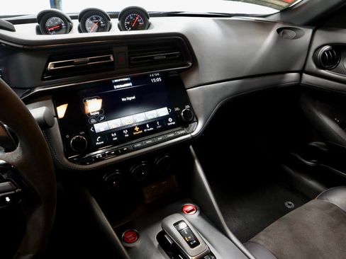 Certified 2024 Nissan Z NISMO w/ Floor Mat Package image 29