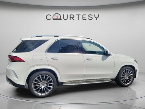 Used 2021 Mercedes-Benz GLE 350 4MATIC image 3