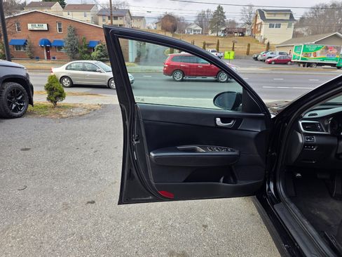 Used 2019 Kia Optima S w/ S Panoramic Sunroof Package image 10