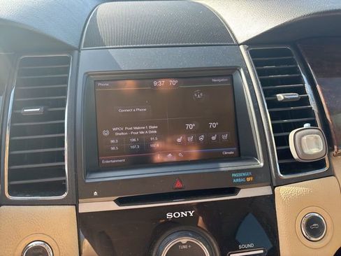 Used 2013 Ford Taurus Limited image 12