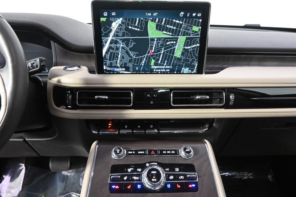 Used 2023 Lincoln Aviator Reserve w/ Equipment Group 201A AWD/4WD image 27