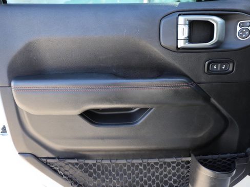 Used 2020 Jeep Gladiator Rubicon image 11