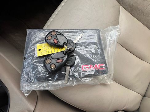 Used 2004 GMC Yukon XL SLT w/ Preferred Equipment Group RWD image 57