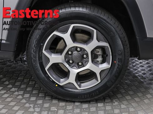 Used 2022 Jeep Compass Trailhawk w/ Trailhawk Elite Group AWD/4WD image 32