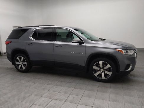 Used 2021 Chevrolet Traverse LT w/ LT Premium Package image 11