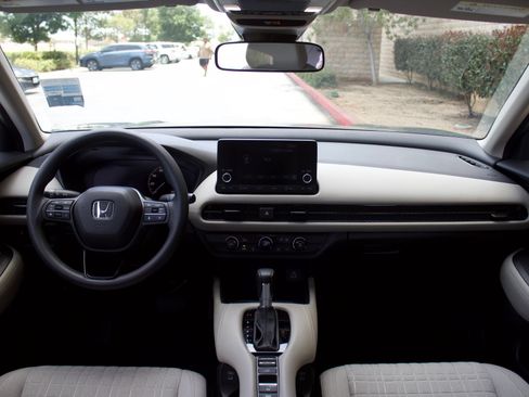 Used 2025 Honda HR-V LX image 15