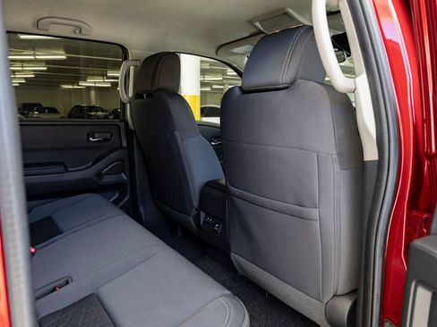 Used 2025 Nissan Frontier SV w/ SV Convenience Package RWD image 24