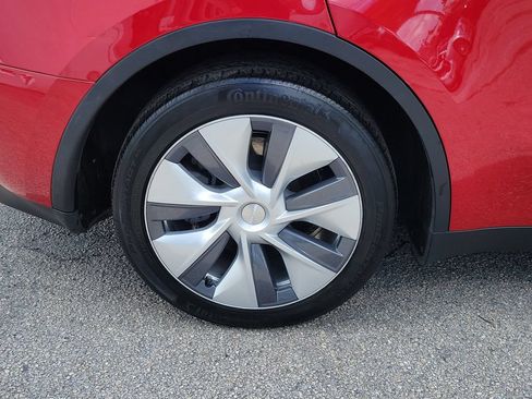 Used 2023 Tesla Model Y Long Range AWD/4WD image 5