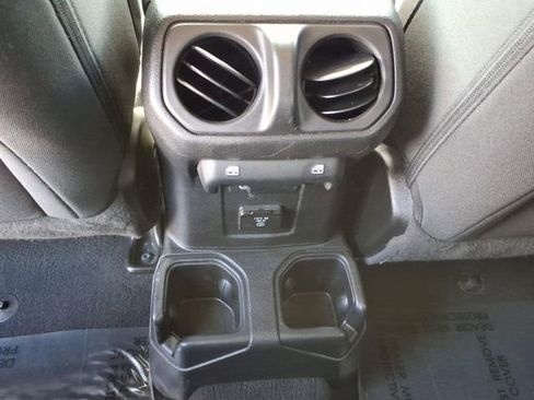 Used 2023 Jeep Wrangler Unlimited Sahara AWD/4WD image 15