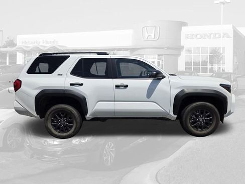 Used 2025 Toyota 4Runner SR5 AWD/4WD image 6
