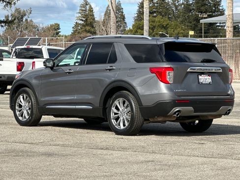 Certified 2022 Ford Explorer Limited w/ Equipment Group 301A image 6