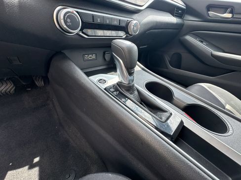 Used 2025 Nissan Altima 2.5 SV FWD image 30