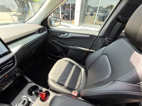 Used 2026 Ford Escape Platinum w/ Premium Technology Package AWD/4WD image 23