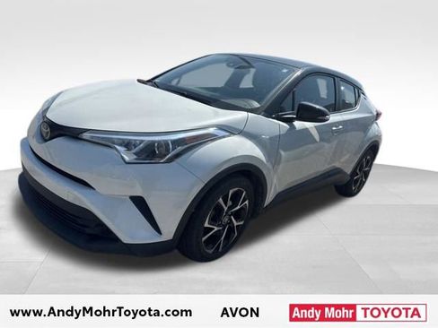 Used 2019 Toyota C-HR XLE image 3