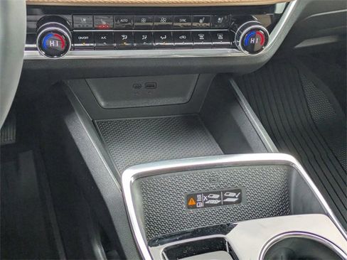 New 2026 Chevrolet Equinox ACTIV w/ Convenience Package III image 20