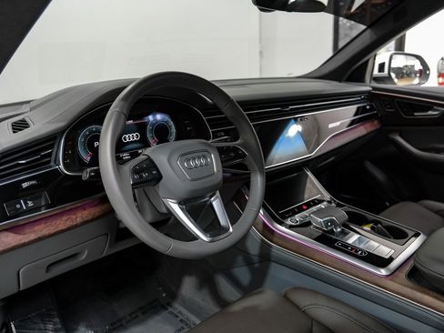 Used 2024 Audi Q8 Prestige image 6