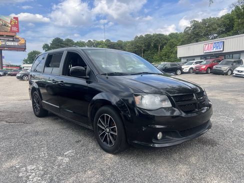 Used 2018 Dodge Grand Caravan GT FWD image 2