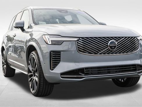 New 2027 Volvo XC90 B6 Plus AWD/4WD image 3