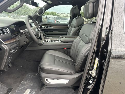 New 2024 Jeep Grand Wagoneer L 4WD image 10