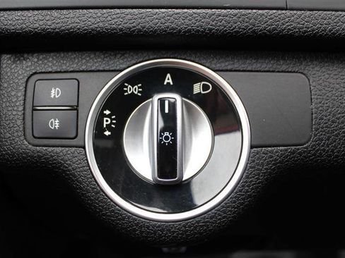 Used 2011 Mercedes-Benz C 300 4MATIC Sedan image 18