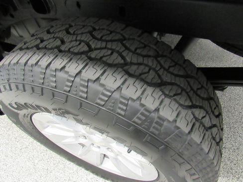 Used 2021 Chevrolet Silverado 1500 W/T w/ WT Value Package image 23