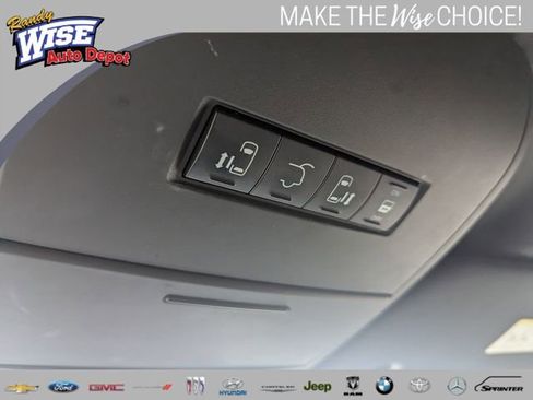 Used 2019 Dodge Grand Caravan SXT image 16