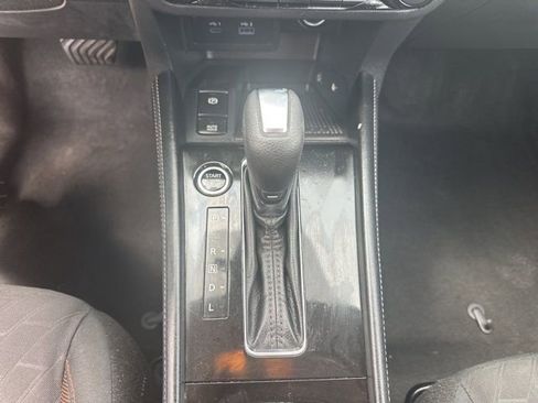 Used 2024 Nissan Kicks SR FWD image 19
