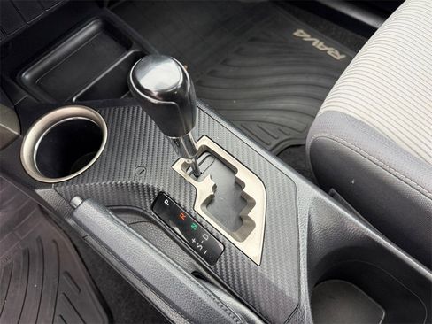 Used 2015 Toyota RAV4 XLE image 21