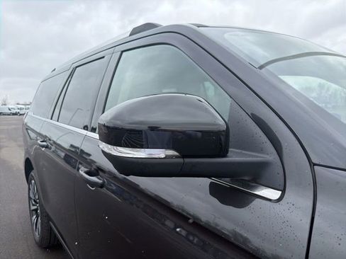 Used 2025 Ford Expedition Max Platinum w/ Driver's Package image 5